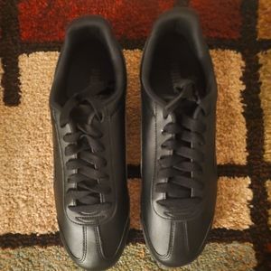 Black Puma men's shoes